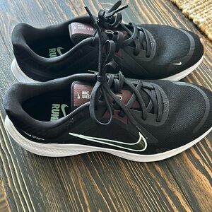 Nike Running Quest New
